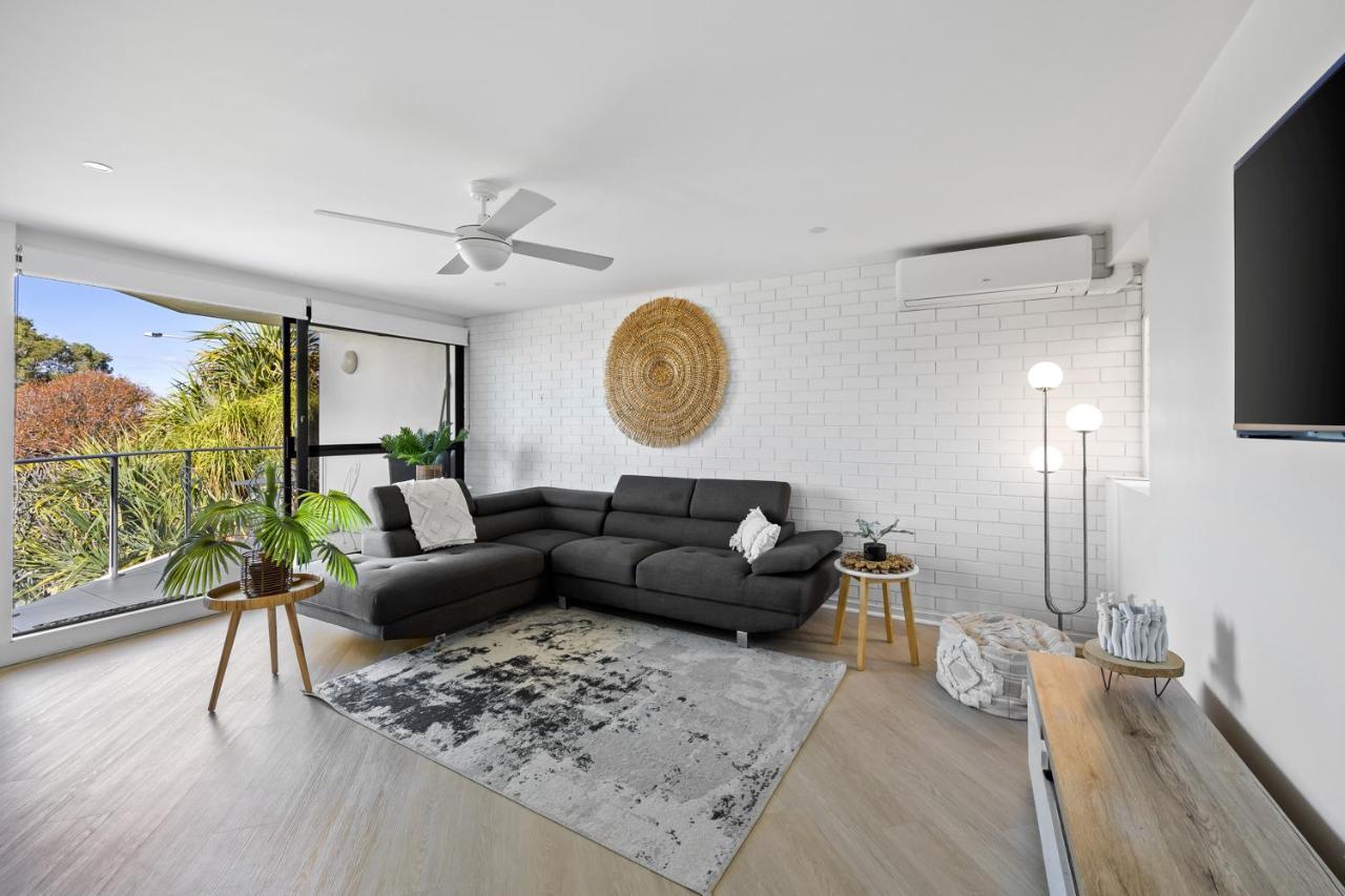 Beachside Views 2 Bedroom Apartment 穆卢拉巴 外观 照片